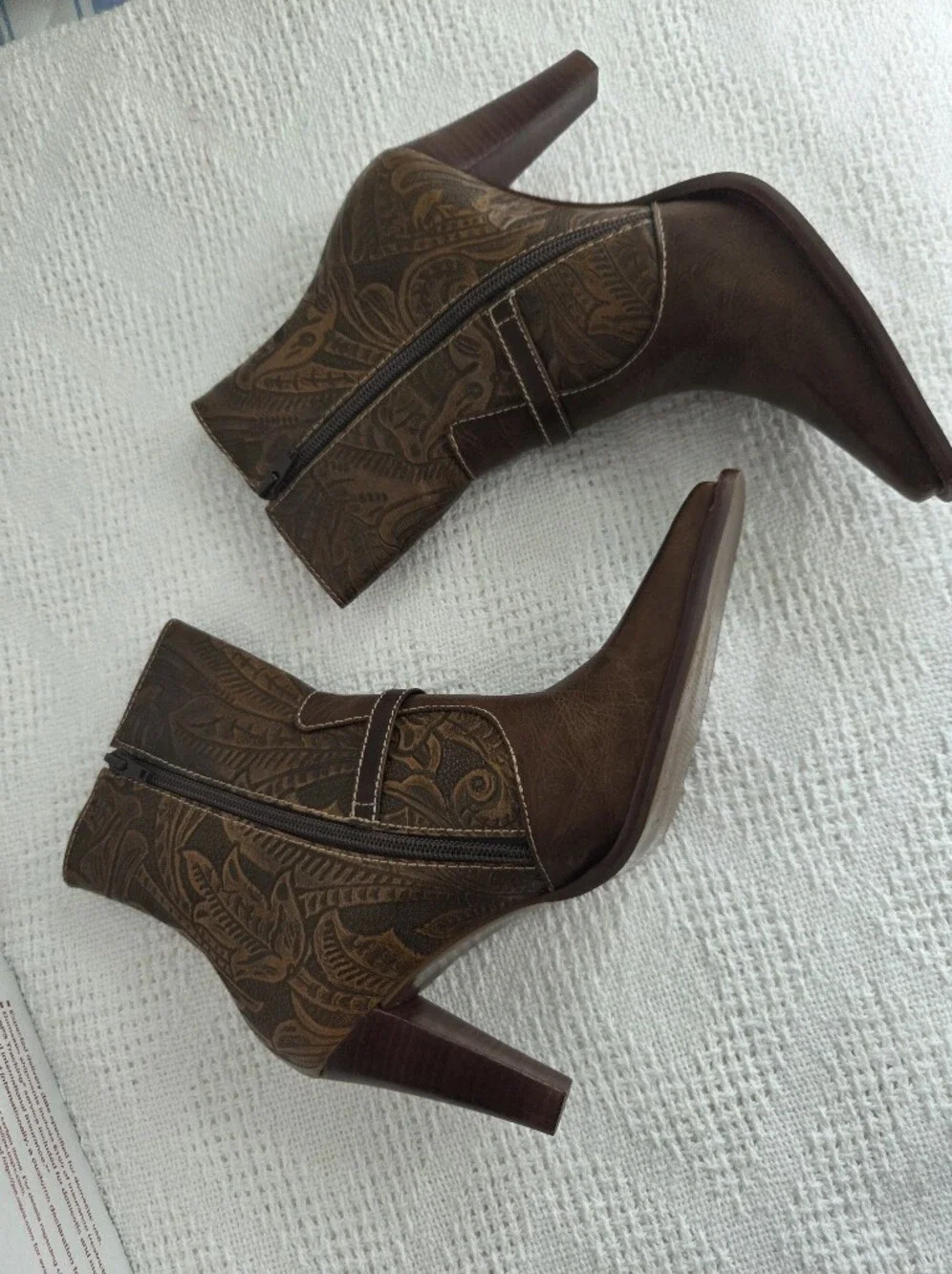 Worthington Brown Leather Embossed Tooled Heeled Ankle Boots Size 8M